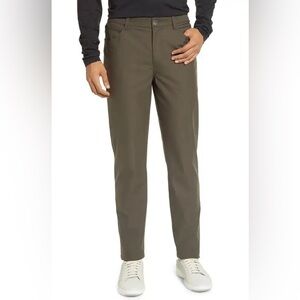 Vuori Meta Pant Athletic Slim Fit in Dark Oregano